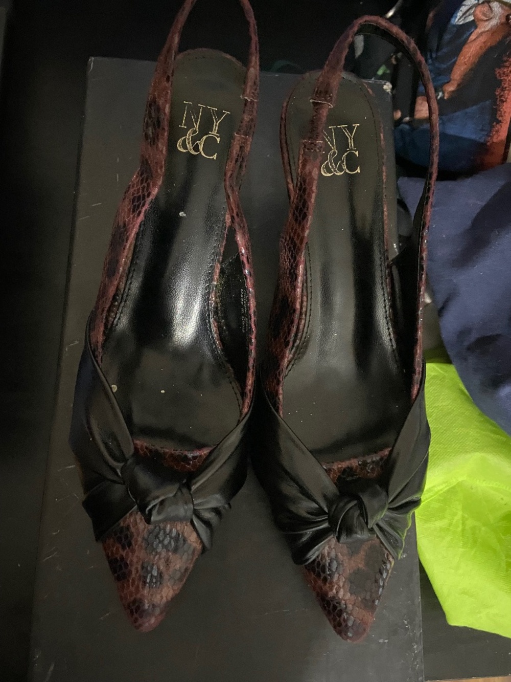 Brown/ Black bow kitten heels